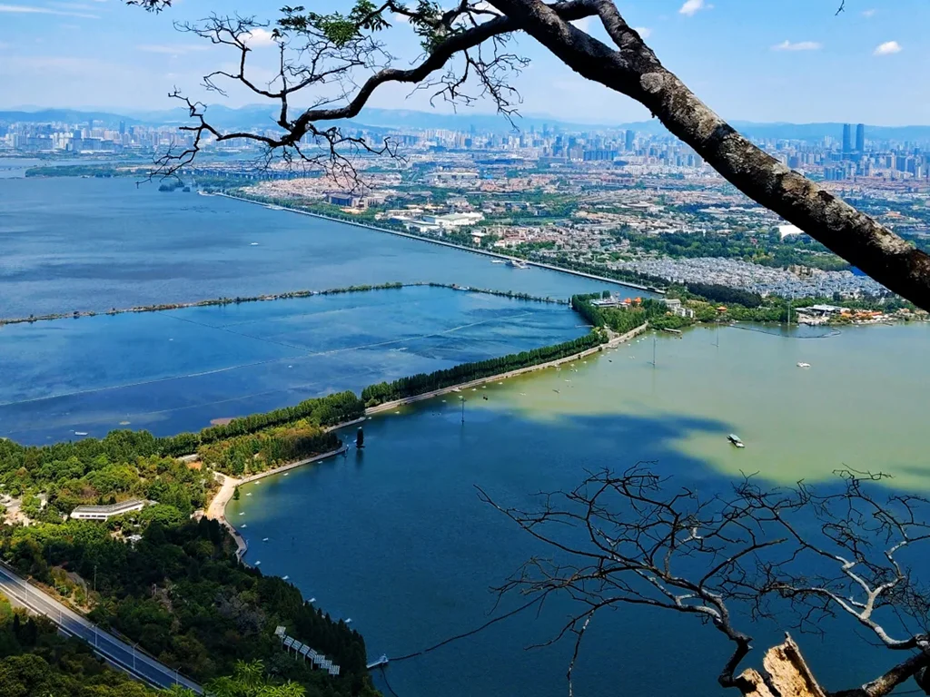 Kunming Dianchi Lake 2