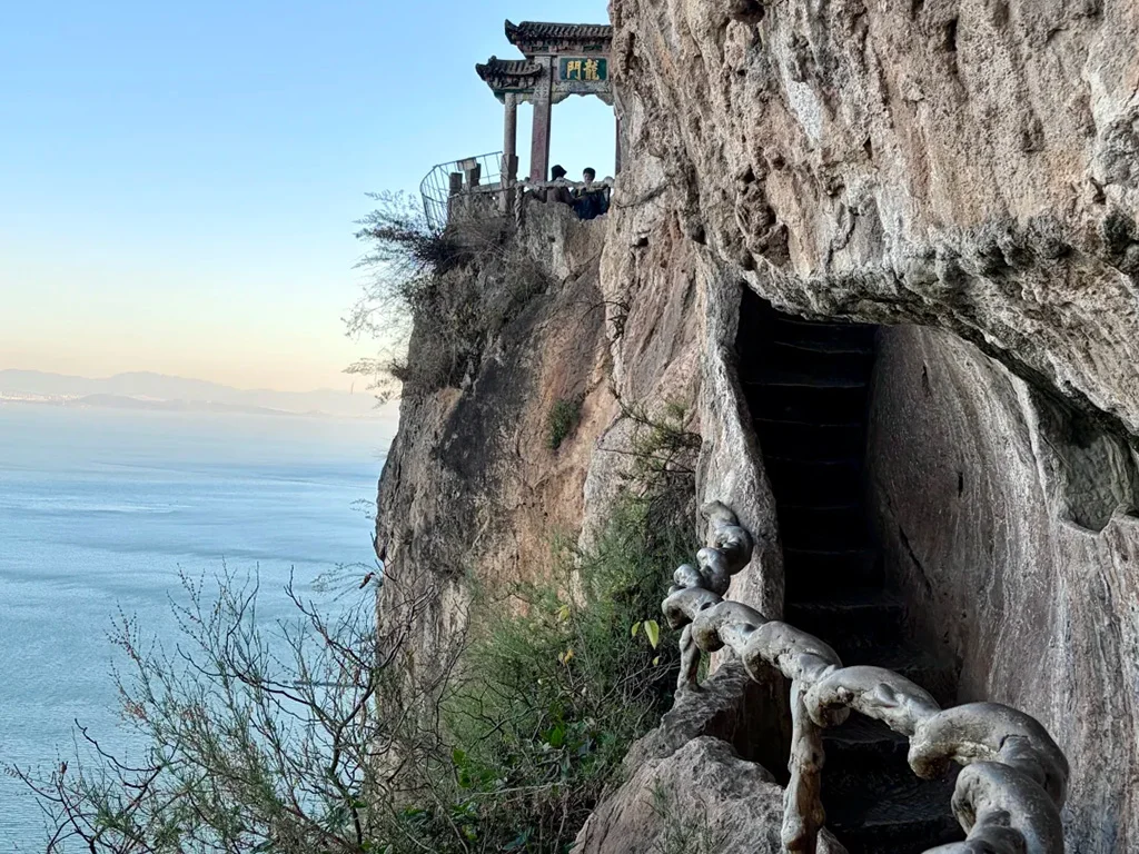 Kunming Western Hills 2